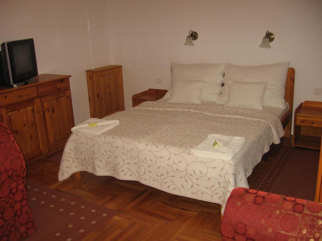 Mater Salvatoris House Hotel Godollo Ruang foto
