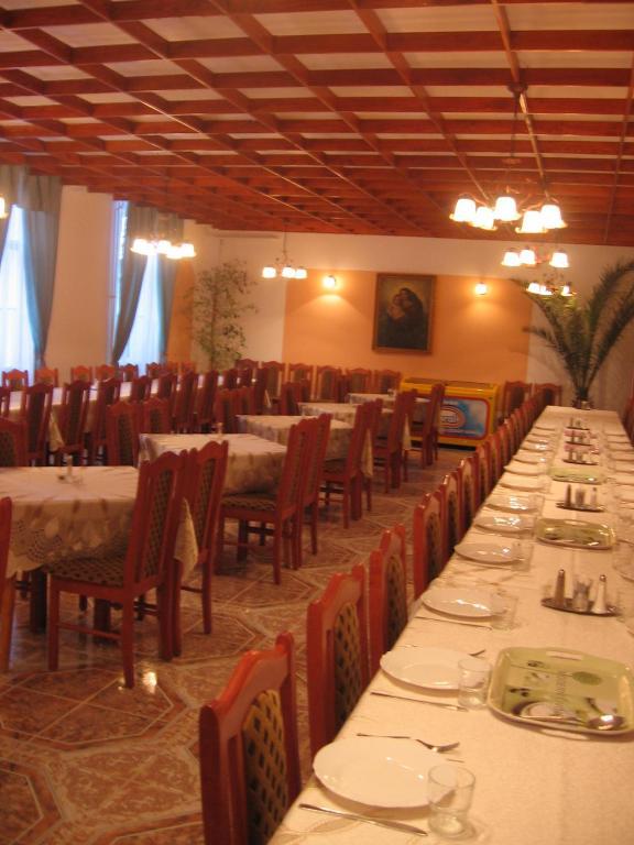 Mater Salvatoris House Hotel Godollo Bagian luar foto
